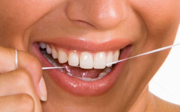 الأخطاء الشائعة حول كيفية تنظيف الأسنان